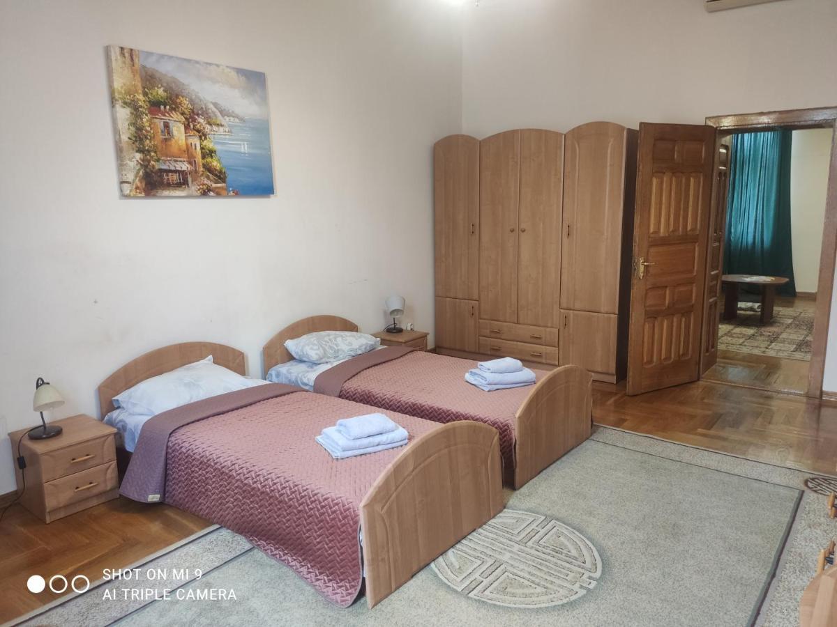 Apartments Domovik ,Kirilla I Mefodiya, 5 Munkács Kültér fotó