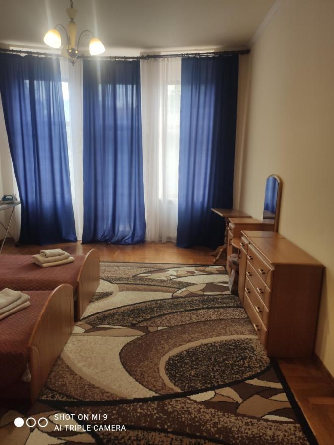 Apartments Domovik ,Kirilla I Mefodiya, 5 Munkács Kültér fotó