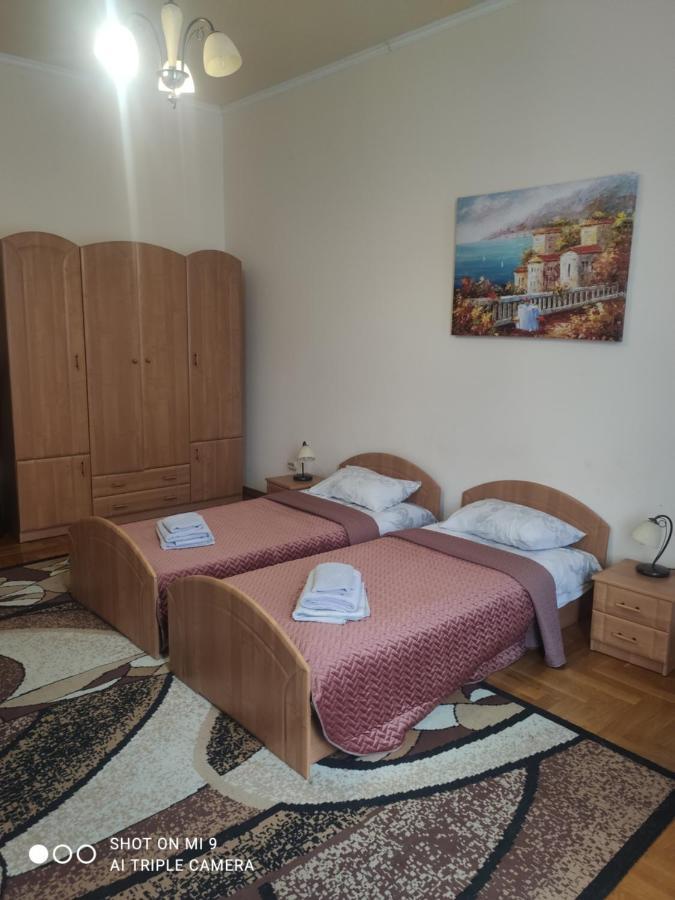 Apartments Domovik ,Kirilla I Mefodiya, 5 Munkács Kültér fotó