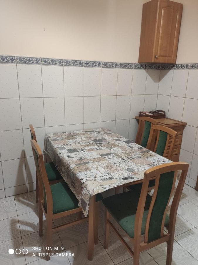 Apartments Domovik ,Kirilla I Mefodiya, 5 Munkács Kültér fotó