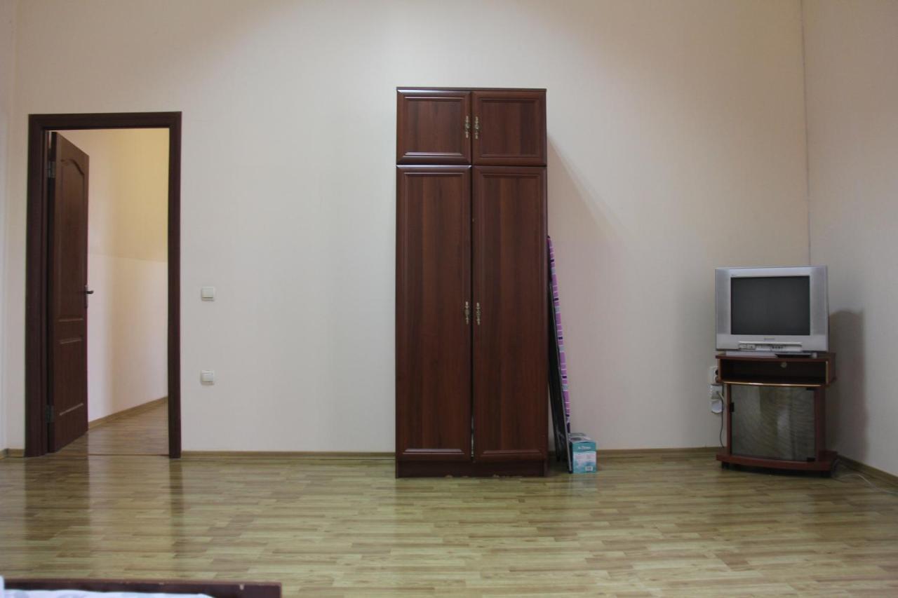 Apartments Domovik ,Kirilla I Mefodiya, 5 Munkács Kültér fotó