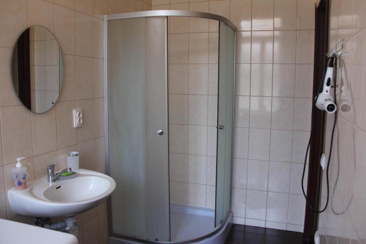 Apartments Domovik ,Kirilla I Mefodiya, 5 Munkács Kültér fotó