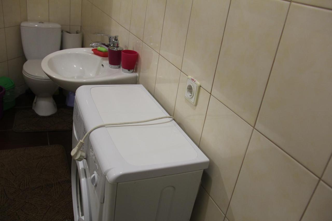 Apartments Domovik ,Kirilla I Mefodiya, 5 Munkács Kültér fotó