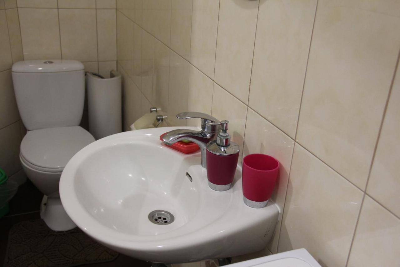 Apartments Domovik ,Kirilla I Mefodiya, 5 Munkács Kültér fotó