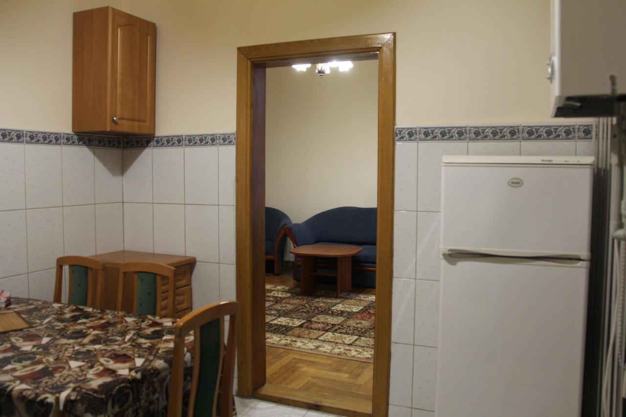 Apartments Domovik ,Kirilla I Mefodiya, 5 Munkács Kültér fotó