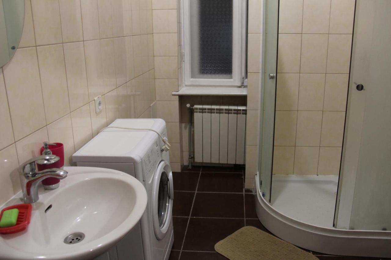 Apartments Domovik ,Kirilla I Mefodiya, 5 Munkács Kültér fotó